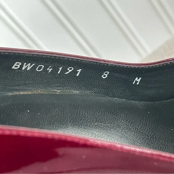 Stuart Weitzman Vintage Maroon Patent Leather Heels Size 8 - Picture 10 of 10